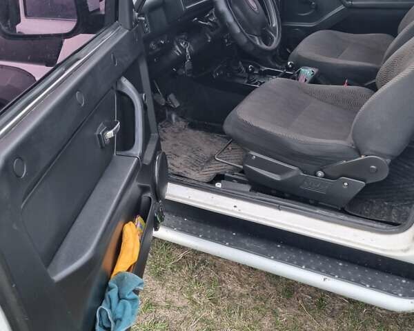Білий ВАЗ 21213 Niva, об'ємом двигуна 1.7 л та пробігом 135 тис. км за 4000 $, фото 8 на Automoto.ua