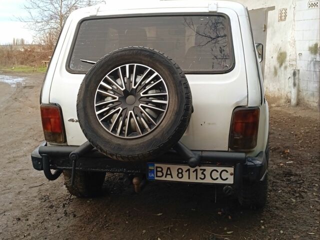 Білий ВАЗ 21213 Niva, об'ємом двигуна 2 л та пробігом 100 тис. км за 2400 $, фото 1 на Automoto.ua
