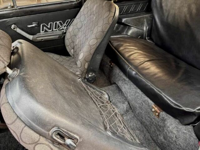 Белый ВАЗ 21213 Niva, объемом двигателя 1.6 л и пробегом 213 тыс. км за 2000 $, фото 4 на Automoto.ua