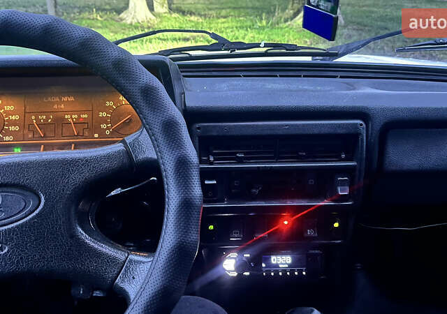 Білий ВАЗ 21213 Niva, об'ємом двигуна 1.7 л та пробігом 107 тис. км за 1800 $, фото 8 на Automoto.ua