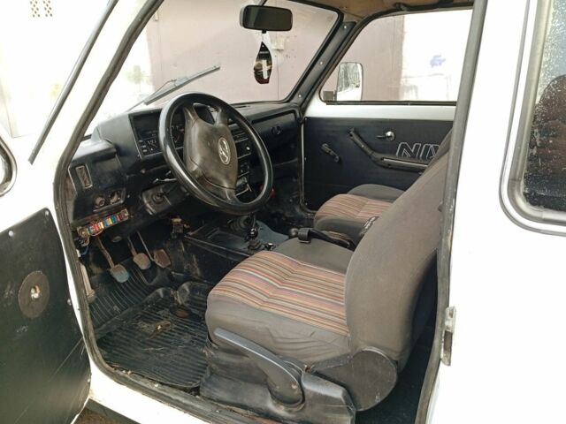 Білий ВАЗ 21213 Niva, об'ємом двигуна 2 л та пробігом 100 тис. км за 2400 $, фото 5 на Automoto.ua