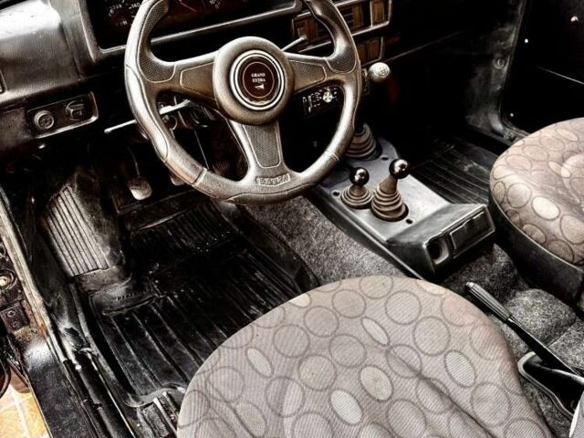 Белый ВАЗ 21213 Niva, объемом двигателя 1.6 л и пробегом 213 тыс. км за 2000 $, фото 3 на Automoto.ua