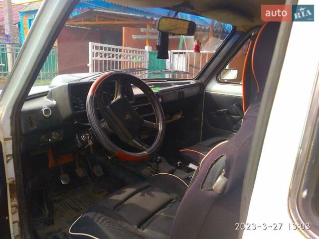 Белый ВАЗ 21213 Niva, объемом двигателя 1.7 л и пробегом 194 тыс. км за 3600 $, фото 3 на Automoto.ua