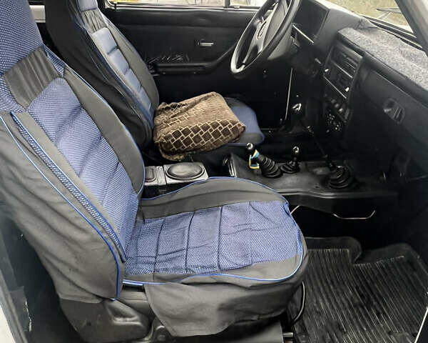 Белый ВАЗ 21213 Niva, объемом двигателя 1.7 л и пробегом 150 тыс. км за 1900 $, фото 9 на Automoto.ua