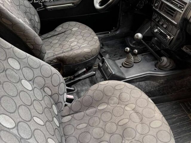 Белый ВАЗ 21213 Niva, объемом двигателя 1.6 л и пробегом 213 тыс. км за 2000 $, фото 5 на Automoto.ua