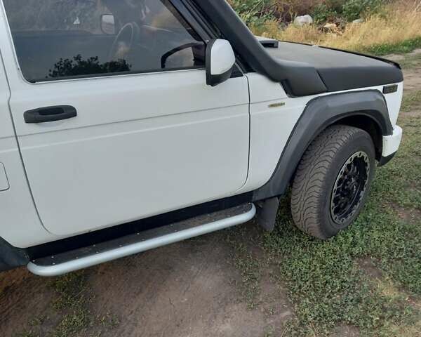 Білий ВАЗ 21213 Niva, об'ємом двигуна 1.7 л та пробігом 135 тис. км за 4000 $, фото 31 на Automoto.ua