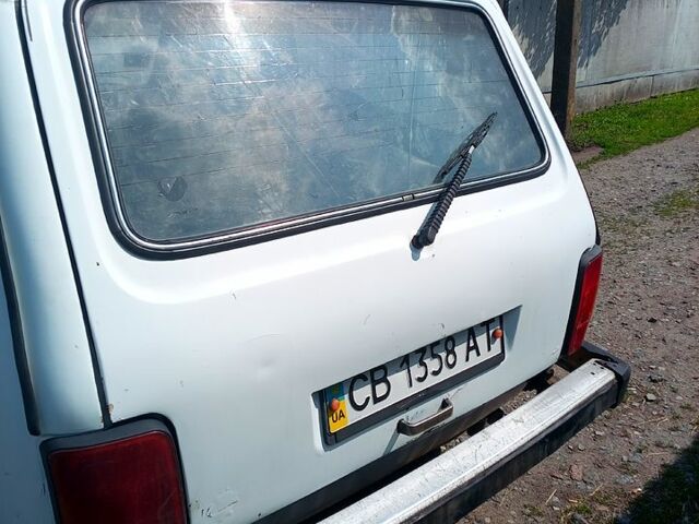 Белый ВАЗ 21213 Niva, объемом двигателя 1.7 л и пробегом 100 тыс. км за 1190 $, фото 1 на Automoto.ua