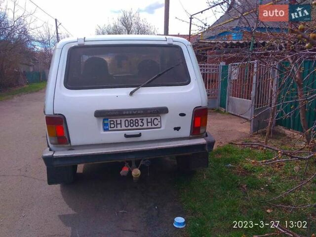 Белый ВАЗ 21213 Niva, объемом двигателя 1.7 л и пробегом 194 тыс. км за 3600 $, фото 4 на Automoto.ua