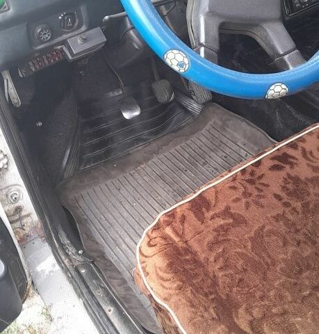 Белый ВАЗ 21213 Niva, объемом двигателя 1 л и пробегом 250 тыс. км за 50000 $, фото 6 на Automoto.ua