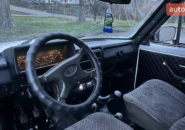 Білий ВАЗ 21213 Niva, об'ємом двигуна 1.7 л та пробігом 107 тис. км за 1800 $, фото 5 на Automoto.ua