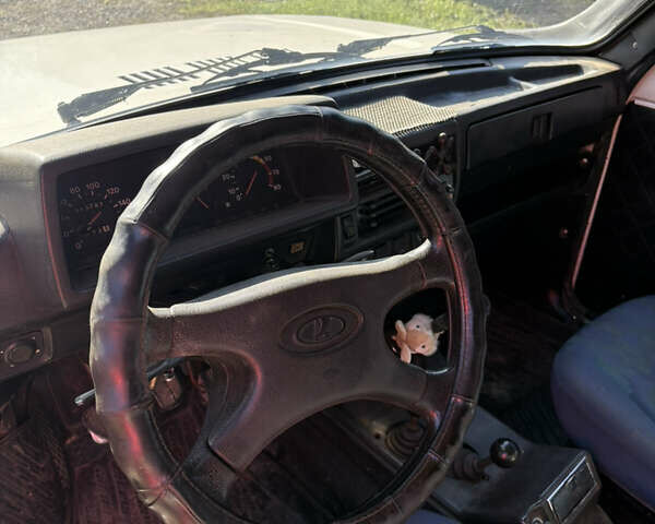 Білий ВАЗ 21213 Niva, об'ємом двигуна 1.57 л та пробігом 150 тис. км за 2300 $, фото 5 на Automoto.ua
