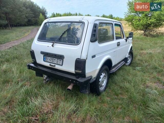 Белый ВАЗ 21213 Niva, объемом двигателя 1.6 л и пробегом 260 тыс. км за 2100 $, фото 3 на Automoto.ua