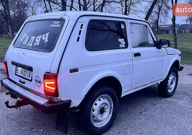 Білий ВАЗ 21213 Niva, об'ємом двигуна 1.7 л та пробігом 107 тис. км за 1800 $, фото 3 на Automoto.ua