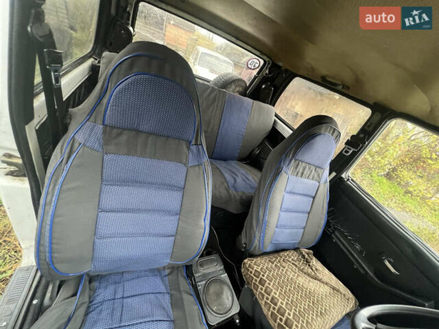 Белый ВАЗ 21213 Niva, объемом двигателя 1.7 л и пробегом 150 тыс. км за 1900 $, фото 10 на Automoto.ua
