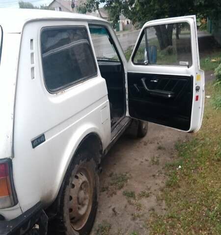 Белый ВАЗ 21213 Niva, объемом двигателя 1.7 л и пробегом 168 тыс. км за 2500 $, фото 6 на Automoto.ua