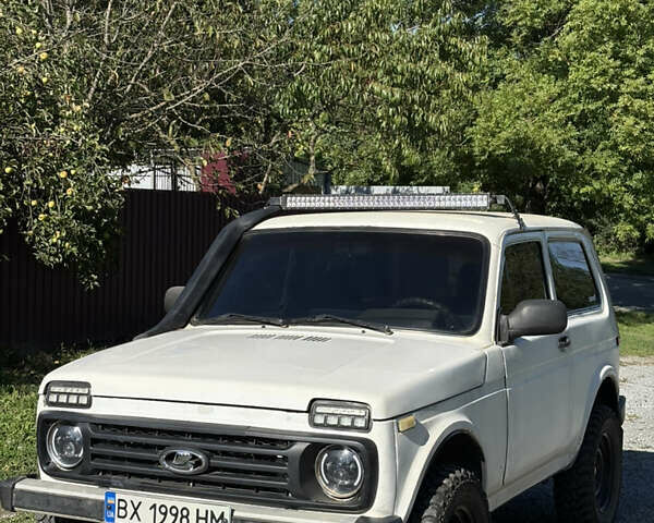 Білий ВАЗ 21213 Niva, об'ємом двигуна 1.57 л та пробігом 150 тис. км за 2300 $, фото 1 на Automoto.ua