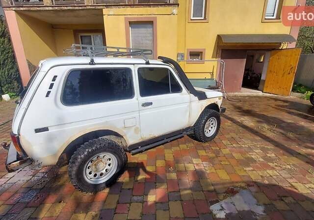 Білий ВАЗ 21213 Niva, об'ємом двигуна 1.7 л та пробігом 95 тис. км за 3000 $, фото 3 на Automoto.ua