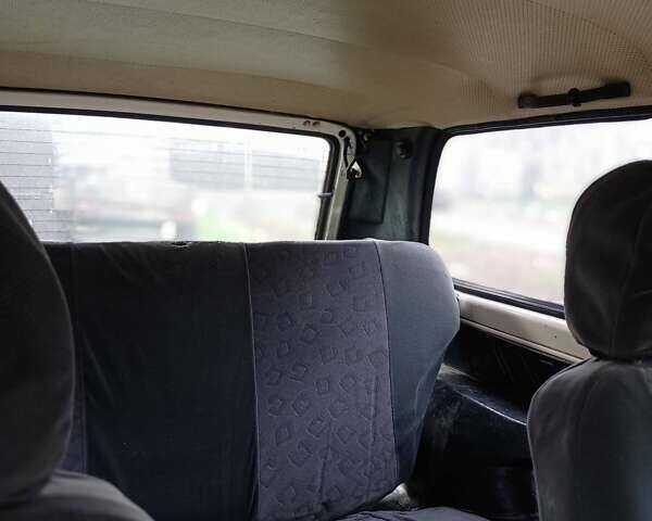 Белый ВАЗ 21213 Niva, объемом двигателя 1.7 л и пробегом 142 тыс. км за 1400 $, фото 11 на Automoto.ua