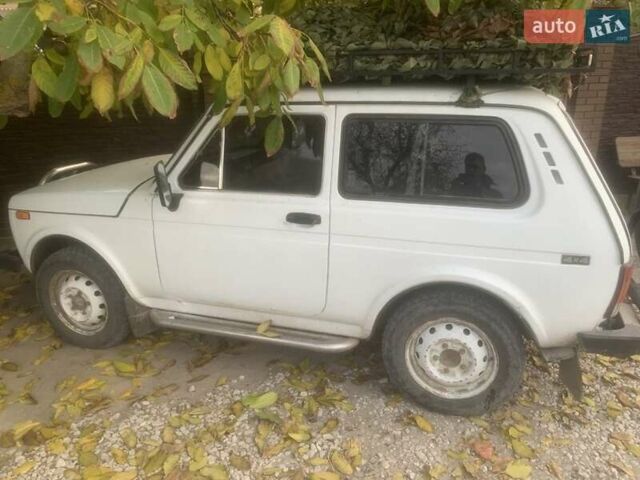 Белый ВАЗ 21213 Niva, объемом двигателя 1.7 л и пробегом 125 тыс. км за 2900 $, фото 4 на Automoto.ua