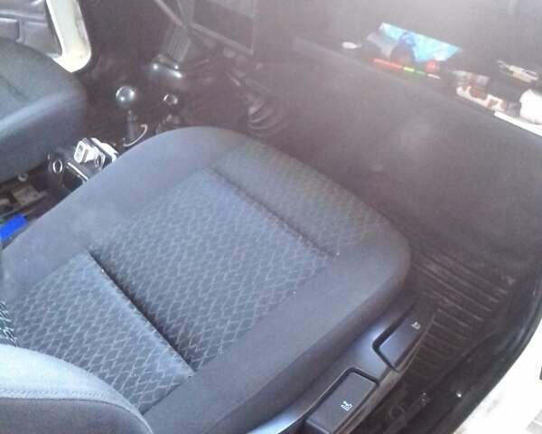 Белый ВАЗ 21213 Niva, объемом двигателя 1.6 л и пробегом 150 тыс. км за 3100 $, фото 17 на Automoto.ua