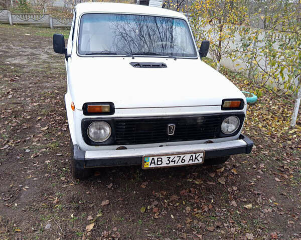 Белый ВАЗ 21213 Niva, объемом двигателя 1.6 л и пробегом 160 тыс. км за 1700 $, фото 1 на Automoto.ua