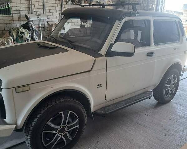 Білий ВАЗ 21213 Niva, об'ємом двигуна 1.7 л та пробігом 97 тис. км за 2000 $, фото 6 на Automoto.ua