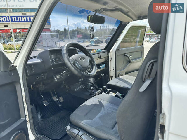 Белый ВАЗ 21213 Niva, объемом двигателя 1.6 л и пробегом 372 тыс. км за 3500 $, фото 4 на Automoto.ua