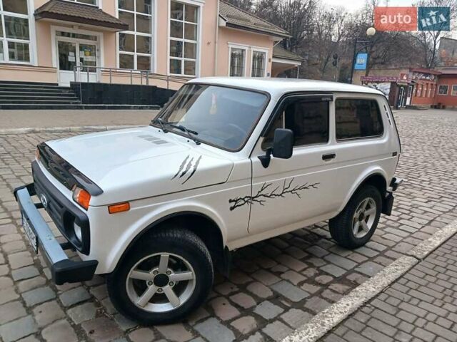 Белый ВАЗ 21213 Niva, объемом двигателя 1.7 л и пробегом 180 тыс. км за 3500 $, фото 5 на Automoto.ua