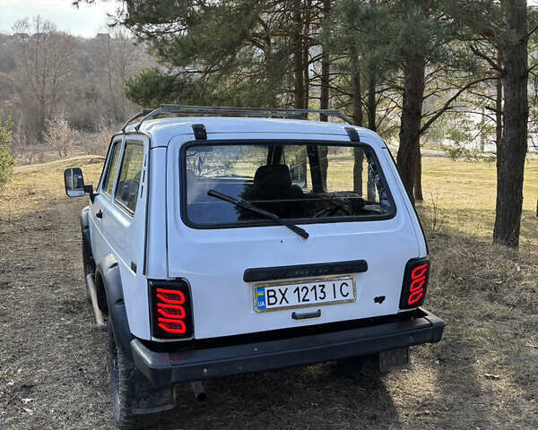 Белый ВАЗ 21213 Niva, объемом двигателя 1.7 л и пробегом 230 тыс. км за 2500 $, фото 12 на Automoto.ua
