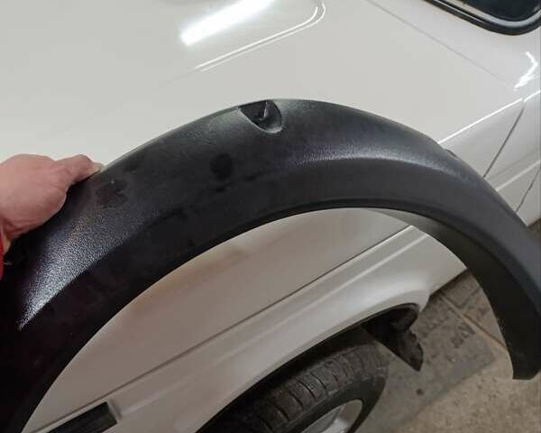 Белый ВАЗ 21213 Niva, объемом двигателя 1.7 л и пробегом 100 тыс. км за 2700 $, фото 31 на Automoto.ua