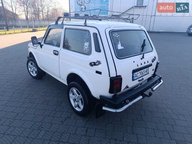 Белый ВАЗ 21213 Niva, объемом двигателя 1.7 л и пробегом 100 тыс. км за 2700 $, фото 10 на Automoto.ua