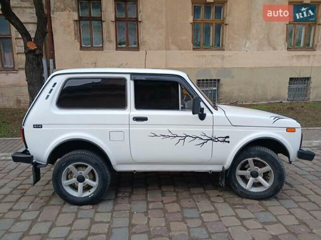 Белый ВАЗ 21213 Niva, объемом двигателя 1.7 л и пробегом 180 тыс. км за 3500 $, фото 4 на Automoto.ua