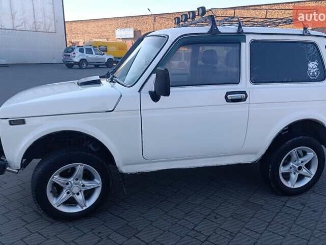 Белый ВАЗ 21213 Niva, объемом двигателя 1.7 л и пробегом 100 тыс. км за 2700 $, фото 2 на Automoto.ua