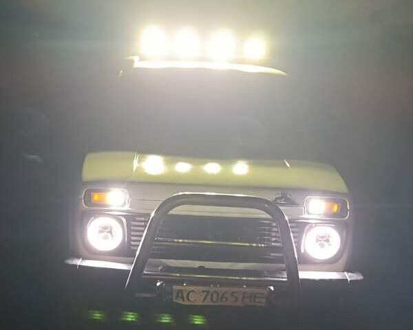 Белый ВАЗ 21213 Niva, объемом двигателя 1.7 л и пробегом 100 тыс. км за 2700 $, фото 44 на Automoto.ua