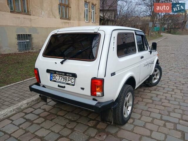 Белый ВАЗ 21213 Niva, объемом двигателя 1.7 л и пробегом 180 тыс. км за 3500 $, фото 1 на Automoto.ua