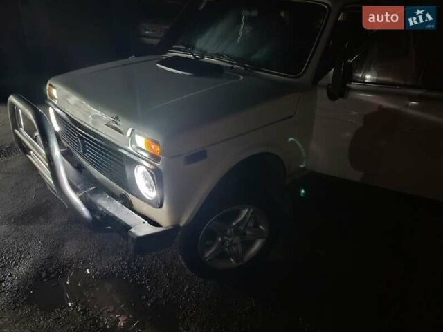 Белый ВАЗ 21213 Niva, объемом двигателя 1.7 л и пробегом 100 тыс. км за 2700 $, фото 29 на Automoto.ua