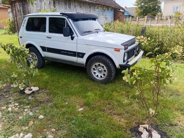 Білий ВАЗ 21213 Niva, об'ємом двигуна 1.7 л та пробігом 120 тис. км за 2300 $, фото 5 на Automoto.ua