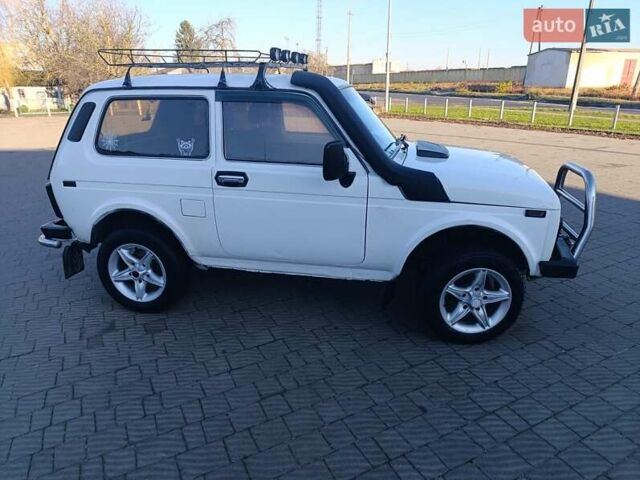 Белый ВАЗ 21213 Niva, объемом двигателя 1.7 л и пробегом 100 тыс. км за 2700 $, фото 13 на Automoto.ua