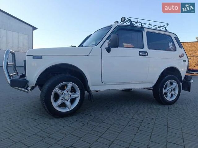 Белый ВАЗ 21213 Niva, объемом двигателя 1.7 л и пробегом 100 тыс. км за 2700 $, фото 12 на Automoto.ua
