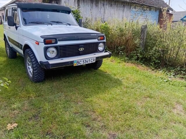Белый ВАЗ 21213 Niva, объемом двигателя 1.7 л и пробегом 2 тыс. км за 2200 $, фото 1 на Automoto.ua