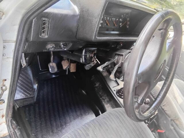 Білий ВАЗ 21213 Niva, об'ємом двигуна 1.7 л та пробігом 120 тис. км за 2300 $, фото 14 на Automoto.ua