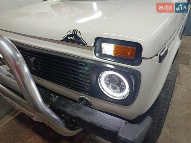 Белый ВАЗ 21213 Niva, объемом двигателя 1.7 л и пробегом 100 тыс. км за 2700 $, фото 32 на Automoto.ua