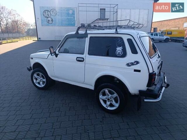 Белый ВАЗ 21213 Niva, объемом двигателя 1.7 л и пробегом 100 тыс. км за 2700 $, фото 11 на Automoto.ua