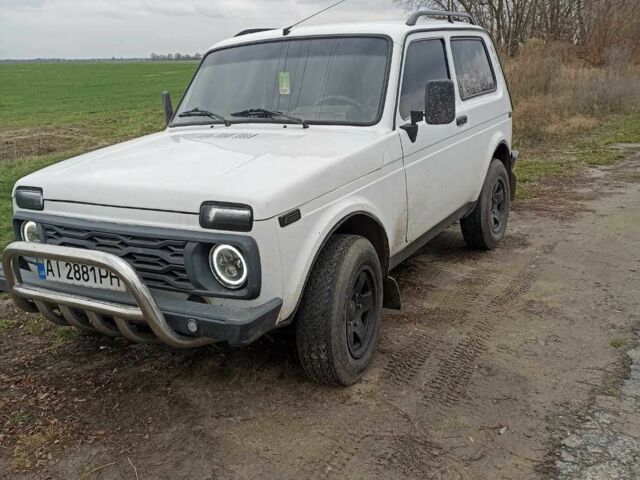 Белый ВАЗ 21213 Niva, объемом двигателя 1.7 л и пробегом 225 тыс. км за 3444 $, фото 1 на Automoto.ua