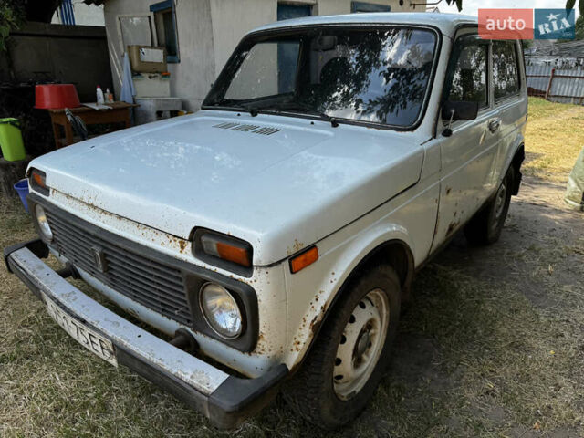 Белый ВАЗ 21213 Niva, объемом двигателя 1.7 л и пробегом 391 тыс. км за 1200 $, фото 1 на Automoto.ua