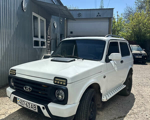 Білий ВАЗ 21213 Niva, об'ємом двигуна 1.7 л та пробігом 100 тис. км за 2300 $, фото 10 на Automoto.ua