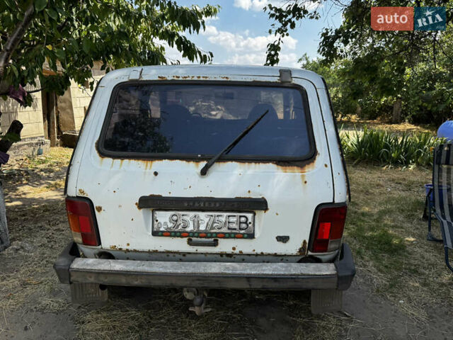 Белый ВАЗ 21213 Niva, объемом двигателя 1.7 л и пробегом 391 тыс. км за 1200 $, фото 4 на Automoto.ua