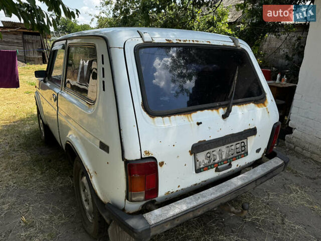 Белый ВАЗ 21213 Niva, объемом двигателя 1.7 л и пробегом 391 тыс. км за 1200 $, фото 6 на Automoto.ua