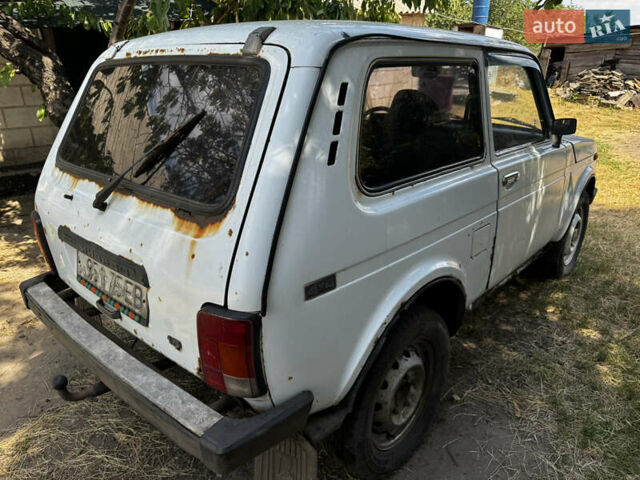 Белый ВАЗ 21213 Niva, объемом двигателя 1.7 л и пробегом 391 тыс. км за 1200 $, фото 5 на Automoto.ua