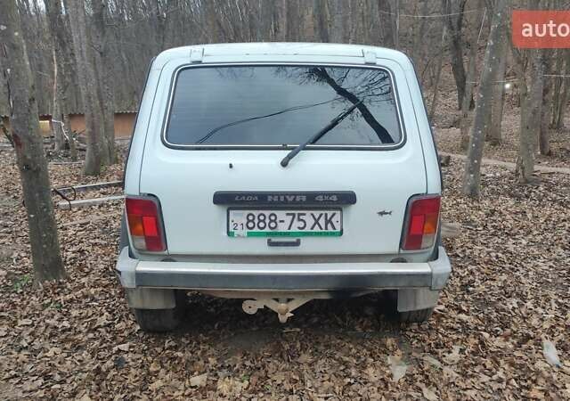 Белый ВАЗ 21213 Niva, объемом двигателя 0 л и пробегом 110 тыс. км за 2000 $, фото 4 на Automoto.ua